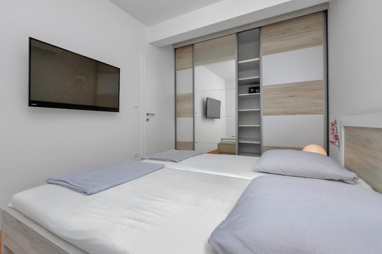 Luxury Apartment Macola Free Beach Parking Makarska Bagian luar foto